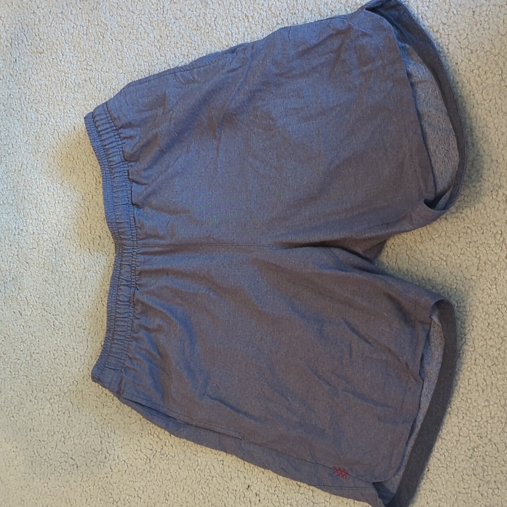 Rhone shorts. Gray. Small